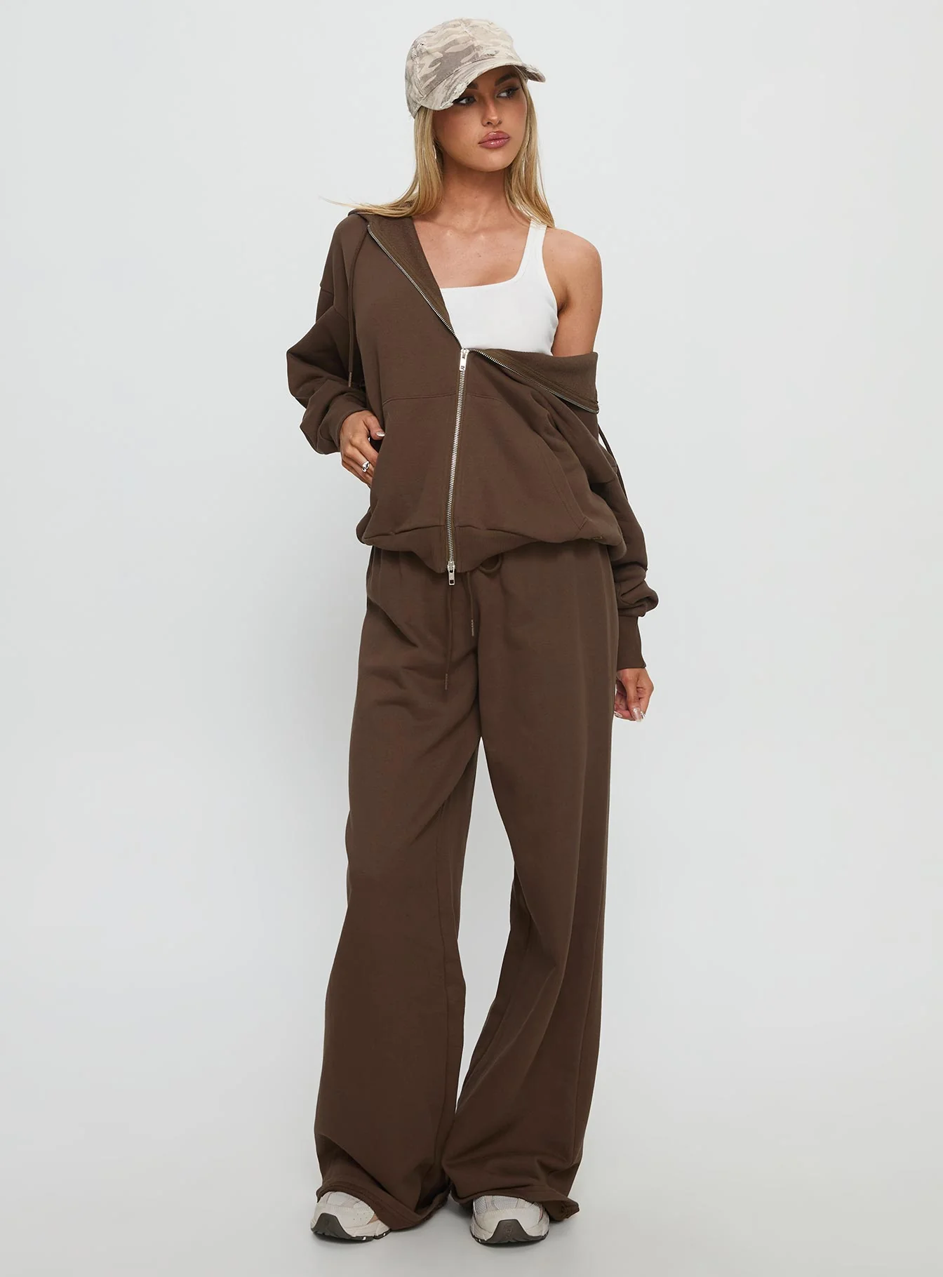 All Day Oversized Hoodie Chocolate - Image 3