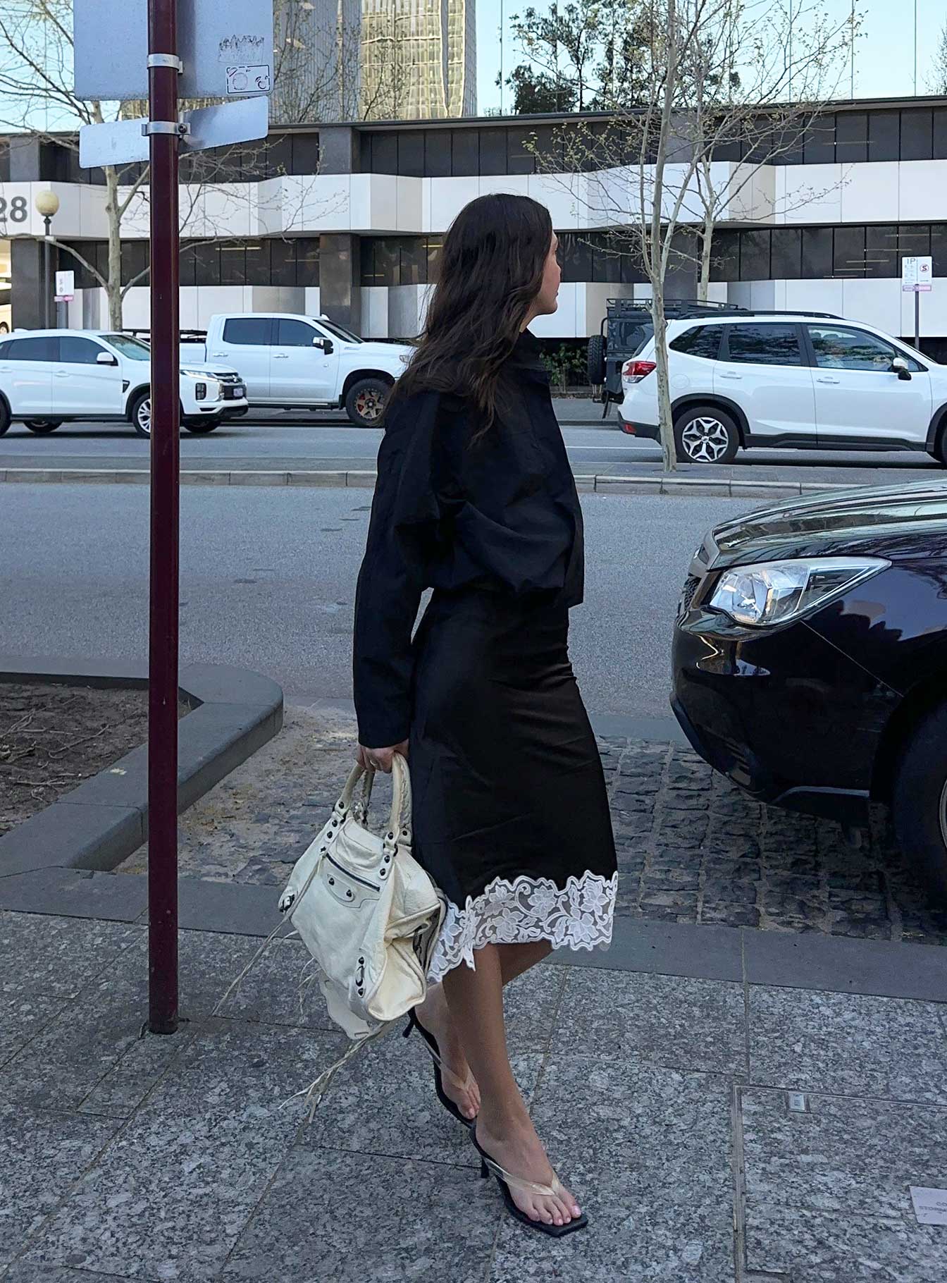 Anchored Midi Skirt Noir - Image 8