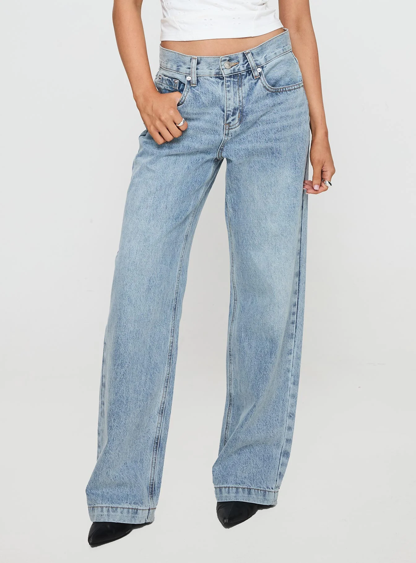 Anelli Low Rise Straight Leg Jeans Light Blue Wash - Image 2