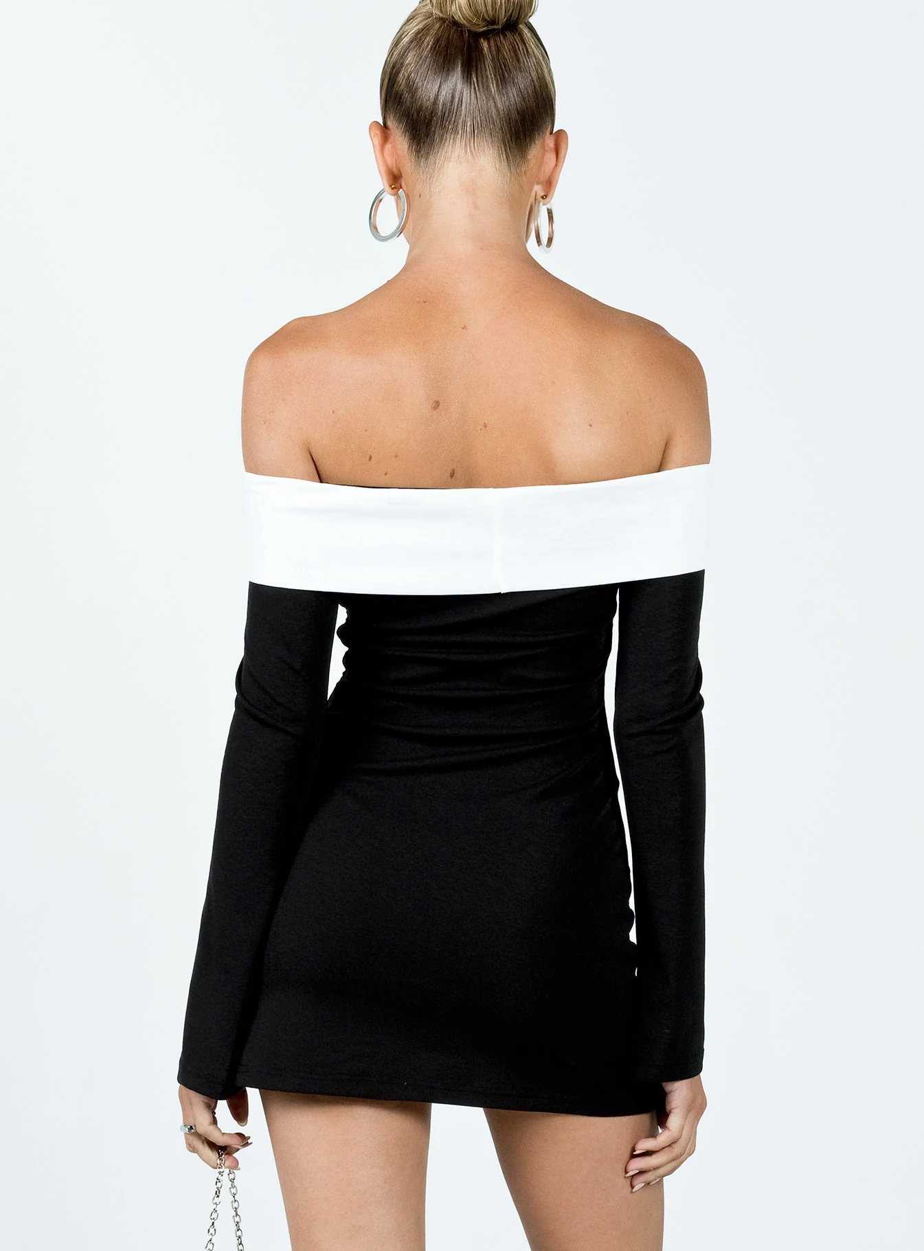 Anya Long Sleeve Off Shoulder Mini Dress Black / White - Image 5
