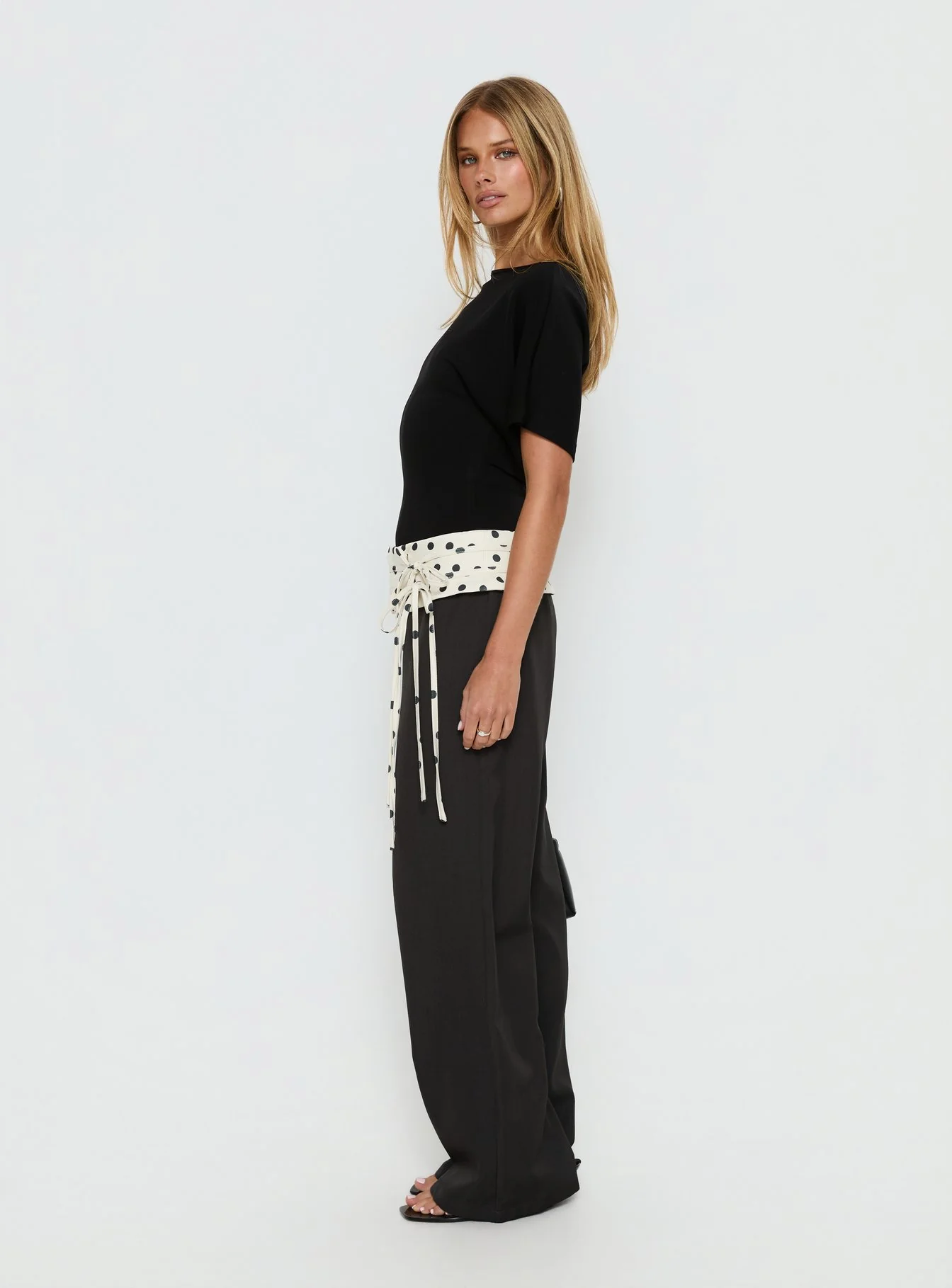 Arazia Cinched Short Sleeve Top Black - Image 4