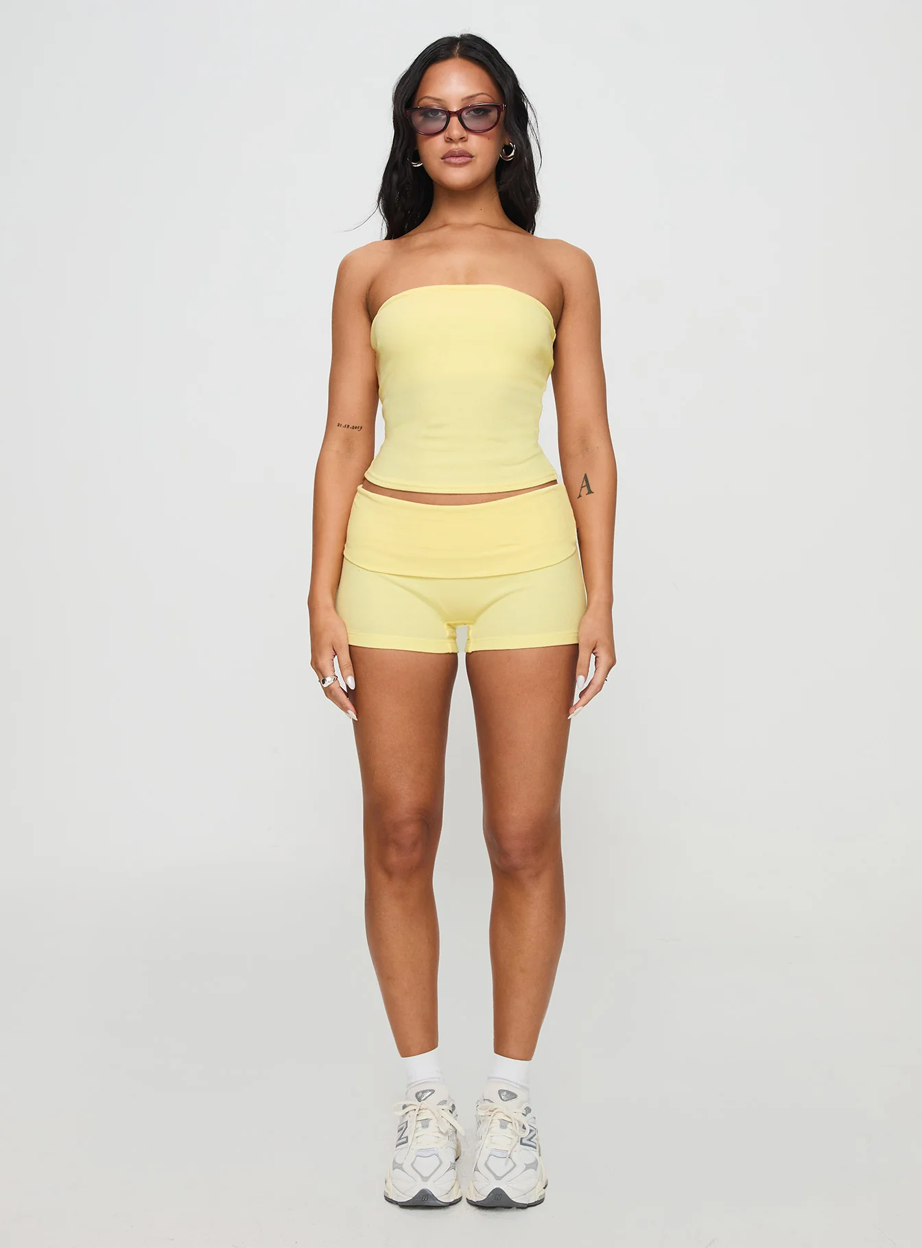 Baseline Low Rise Rib Shorts Yellow - Image 7