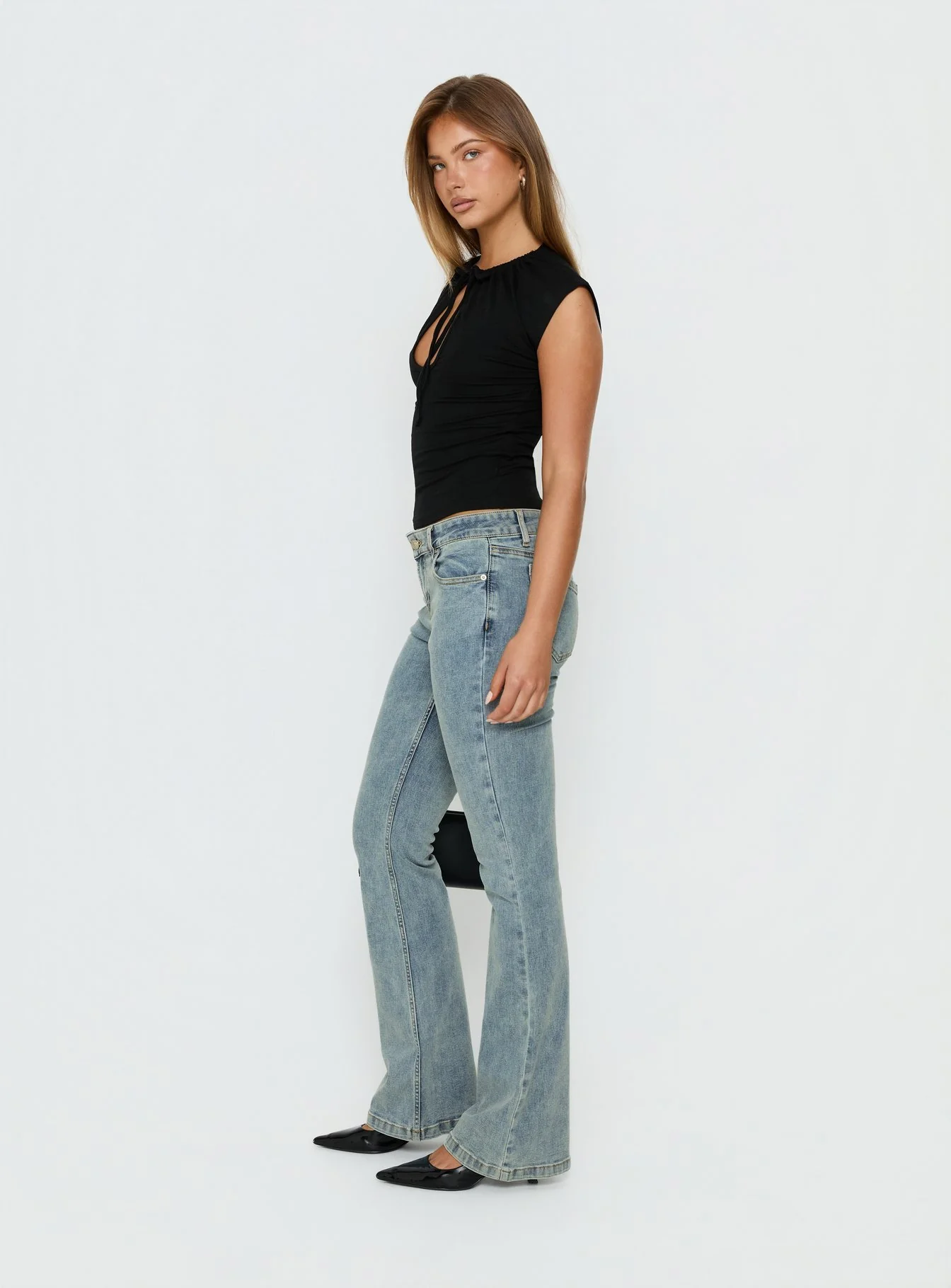 Bethany Low Rise Bootleg Jeans Ice Wash - Image 4