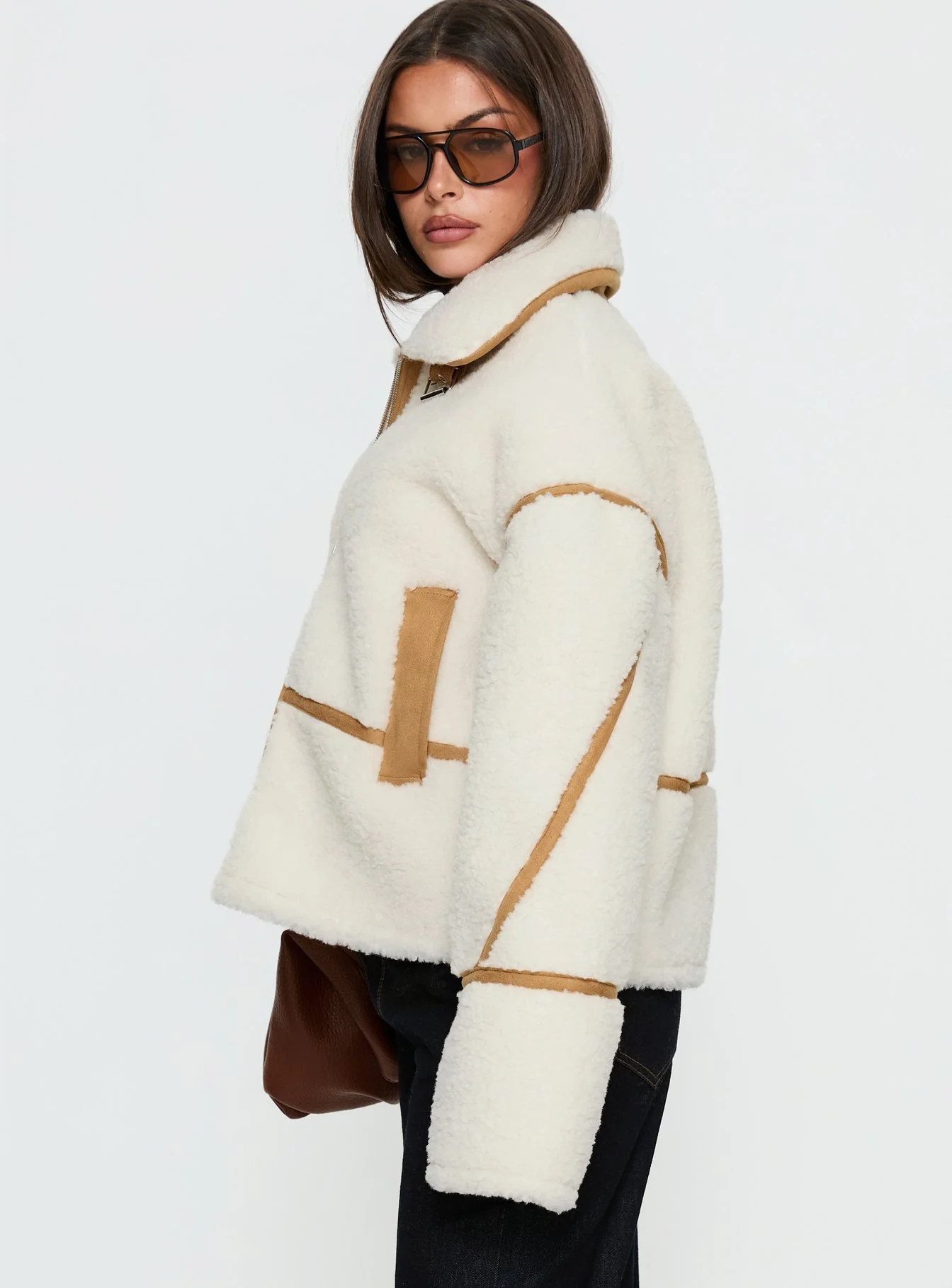 Briane Contrast Teddy Jacket White - Image 4