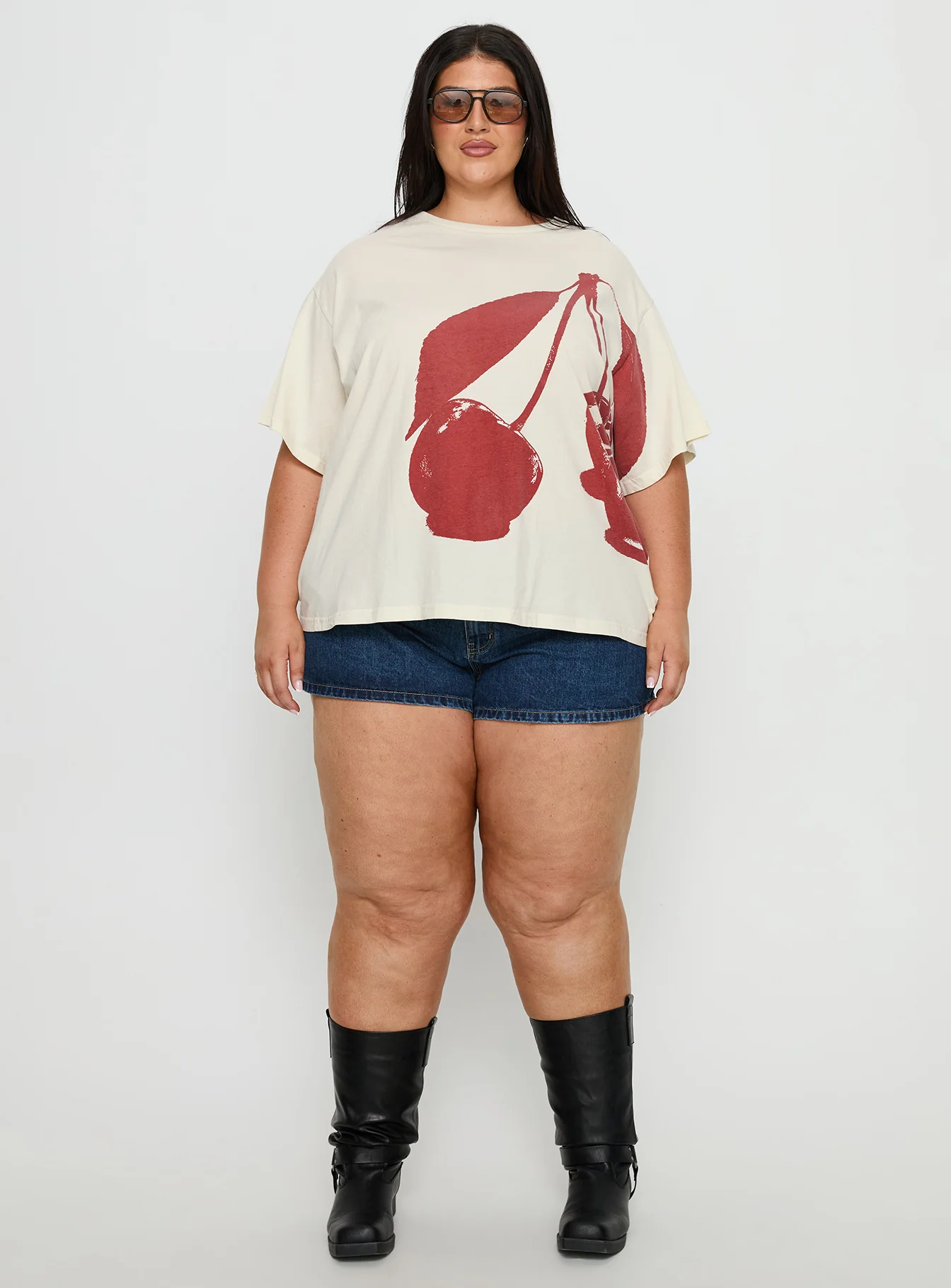 Cherrie Amore Oversized Tee White Curve - Image 7