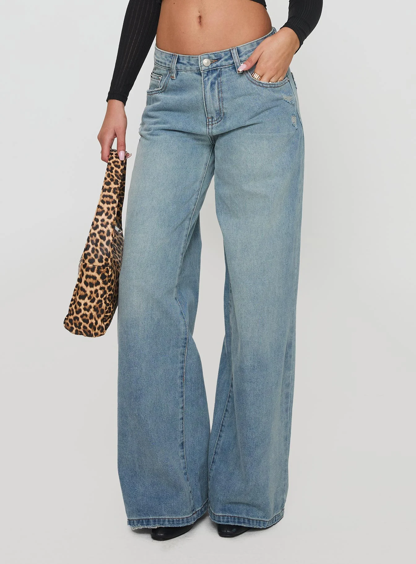 Demie Mid Rise Wide Leg Jeans Light Blue Wash - Image 2