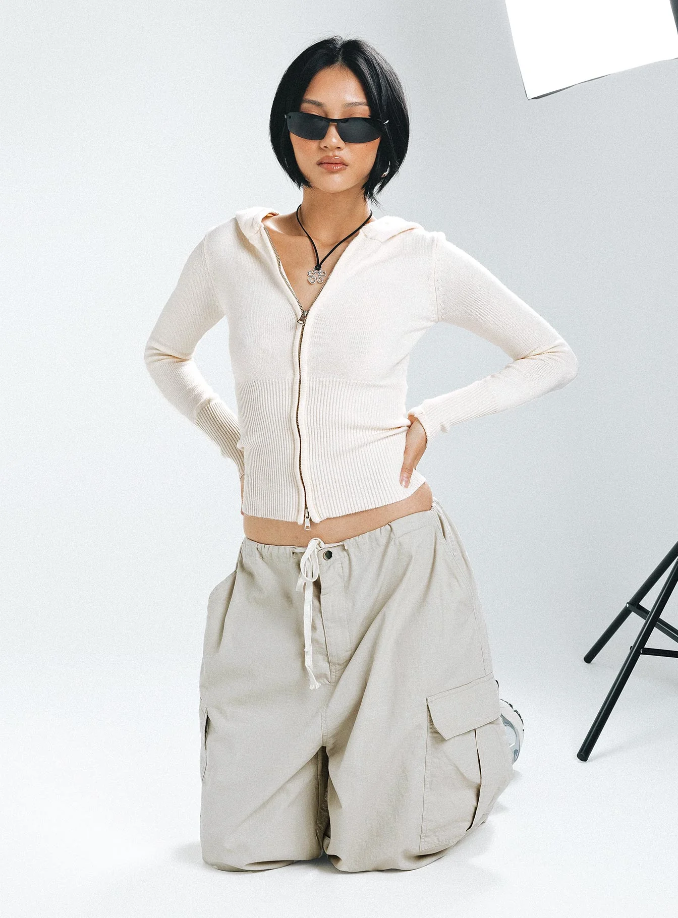 Elingford Zip Up Hooded Sweater Cream - Image 7