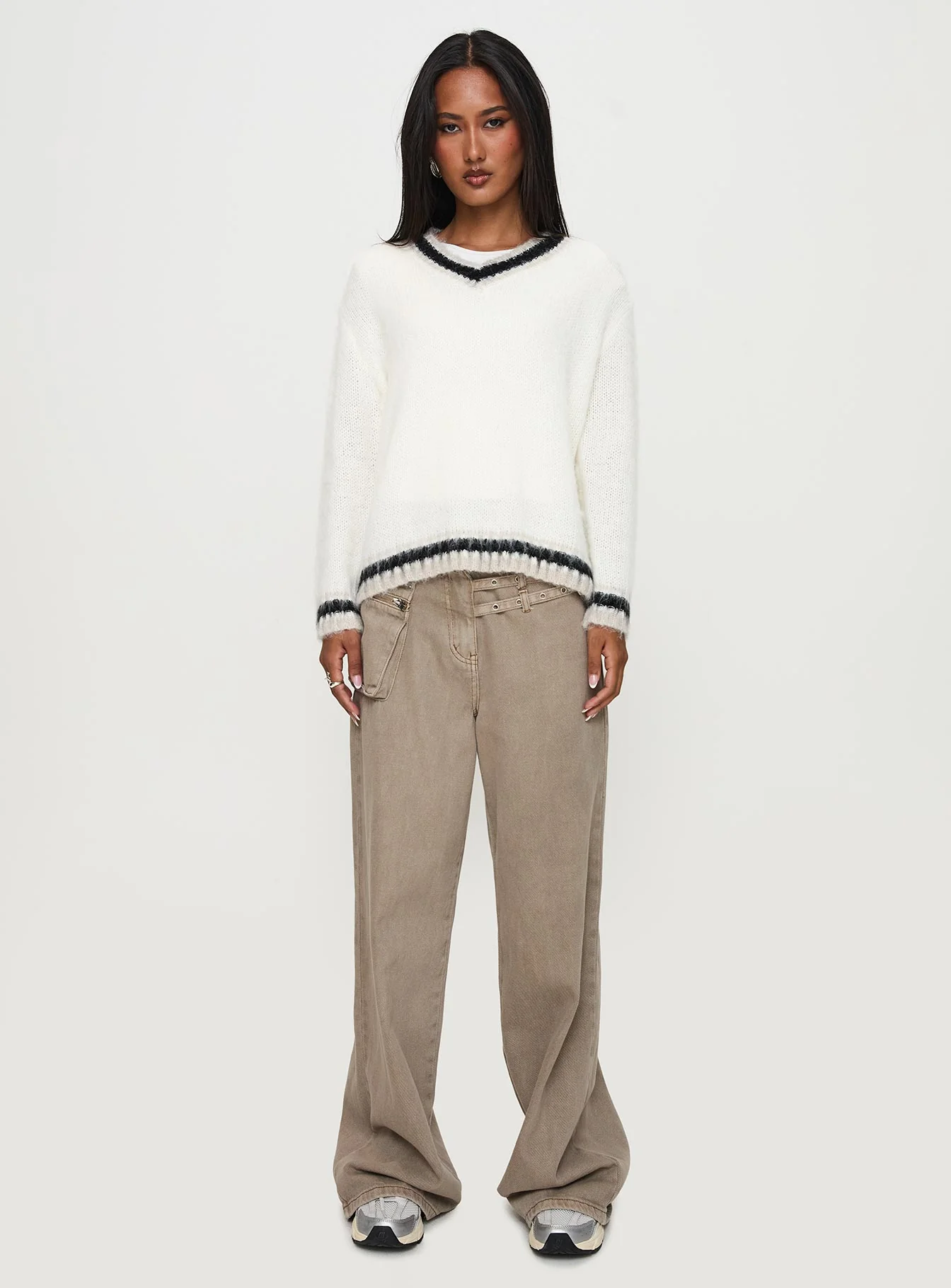 Federation V Neck Knit Sweater White - Image 7