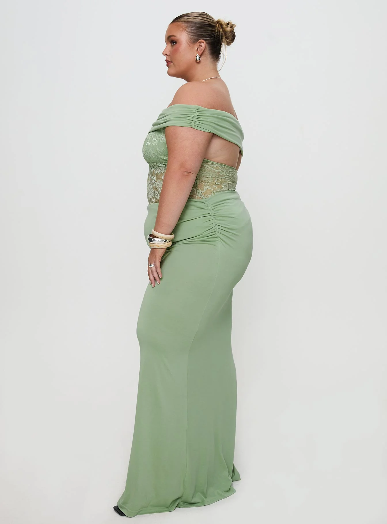 Gwendolen Off The Shoulder Maxi Dress Green Curve - Image 4