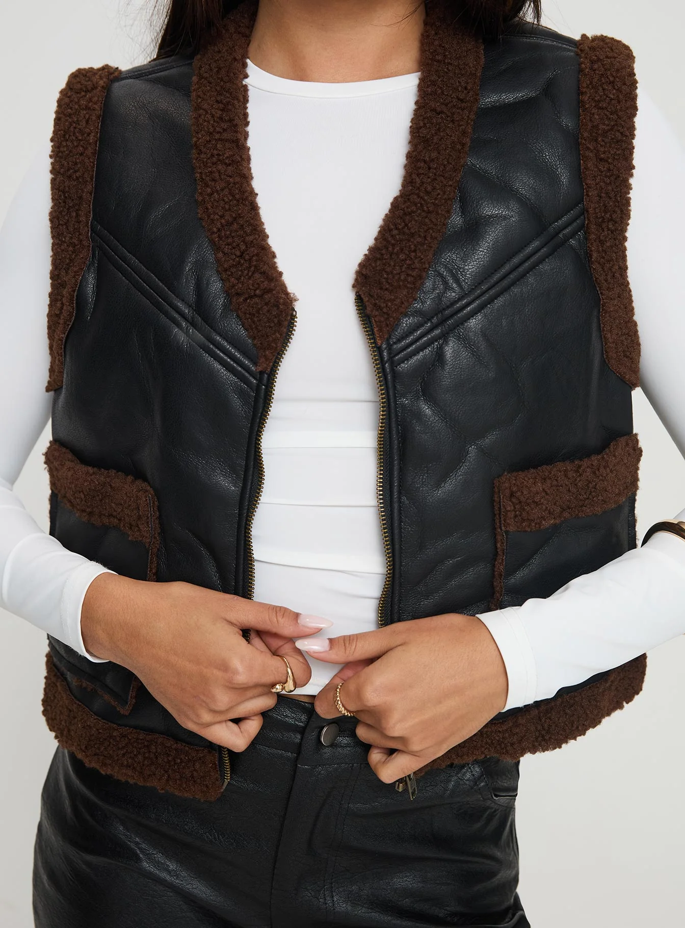 Henson Vest Black - Image 5