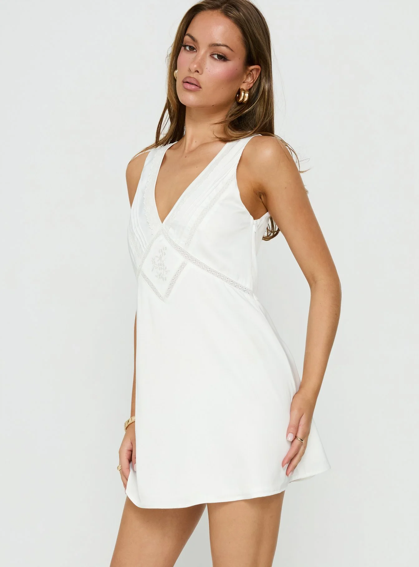 Holii Plunge Neck Embellished Mini Dress White - Image 4