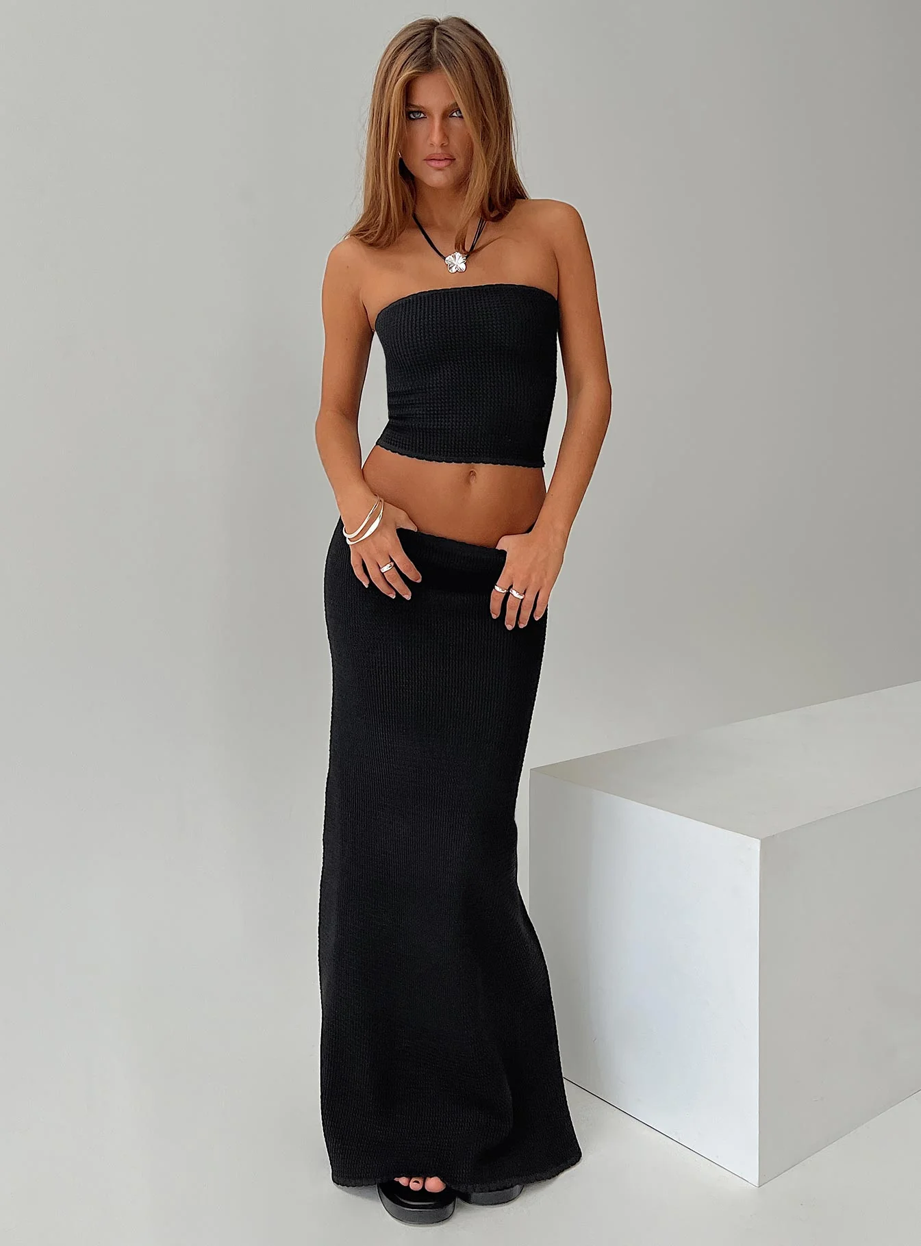 Huckle Tube Top Black - Image 9