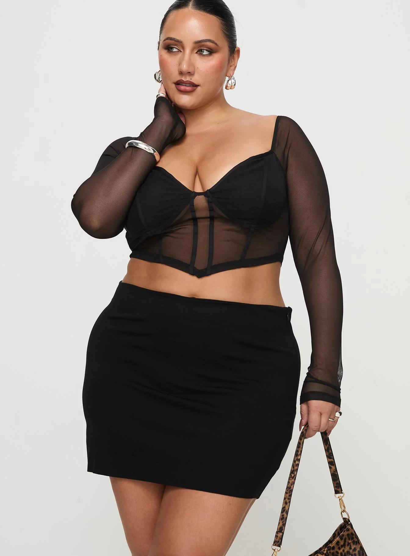 Karley Low Waist Mini Skirt Black Curve - Image 2