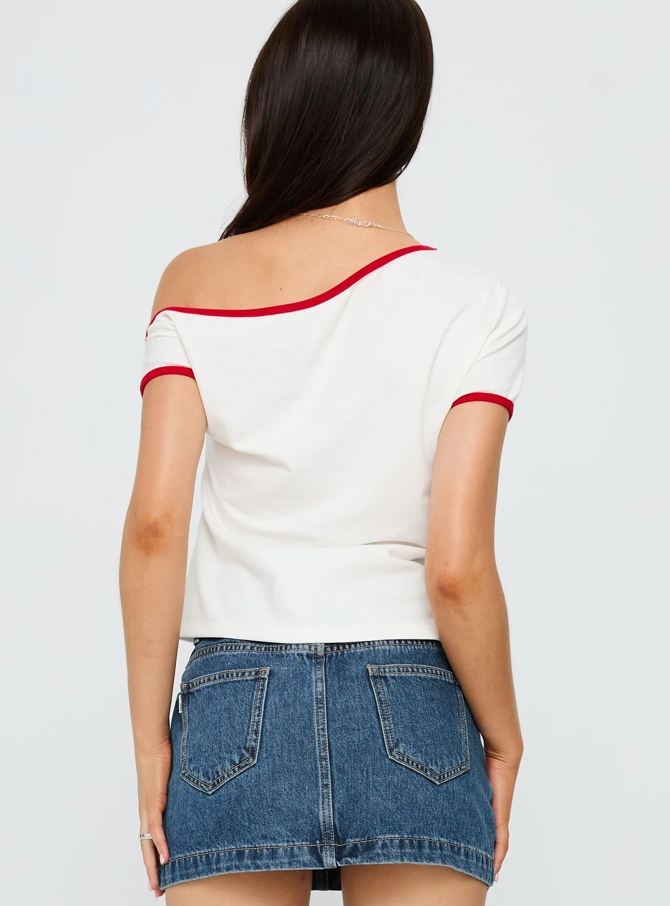 Kelsa Off Shoulder Contrast Trim Top White / Red - Image 5