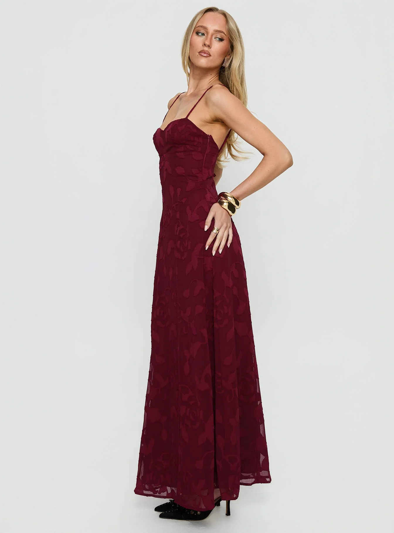 Leading Lady Sweetheart Maxi Dress Red Floral Burnout - Image 4