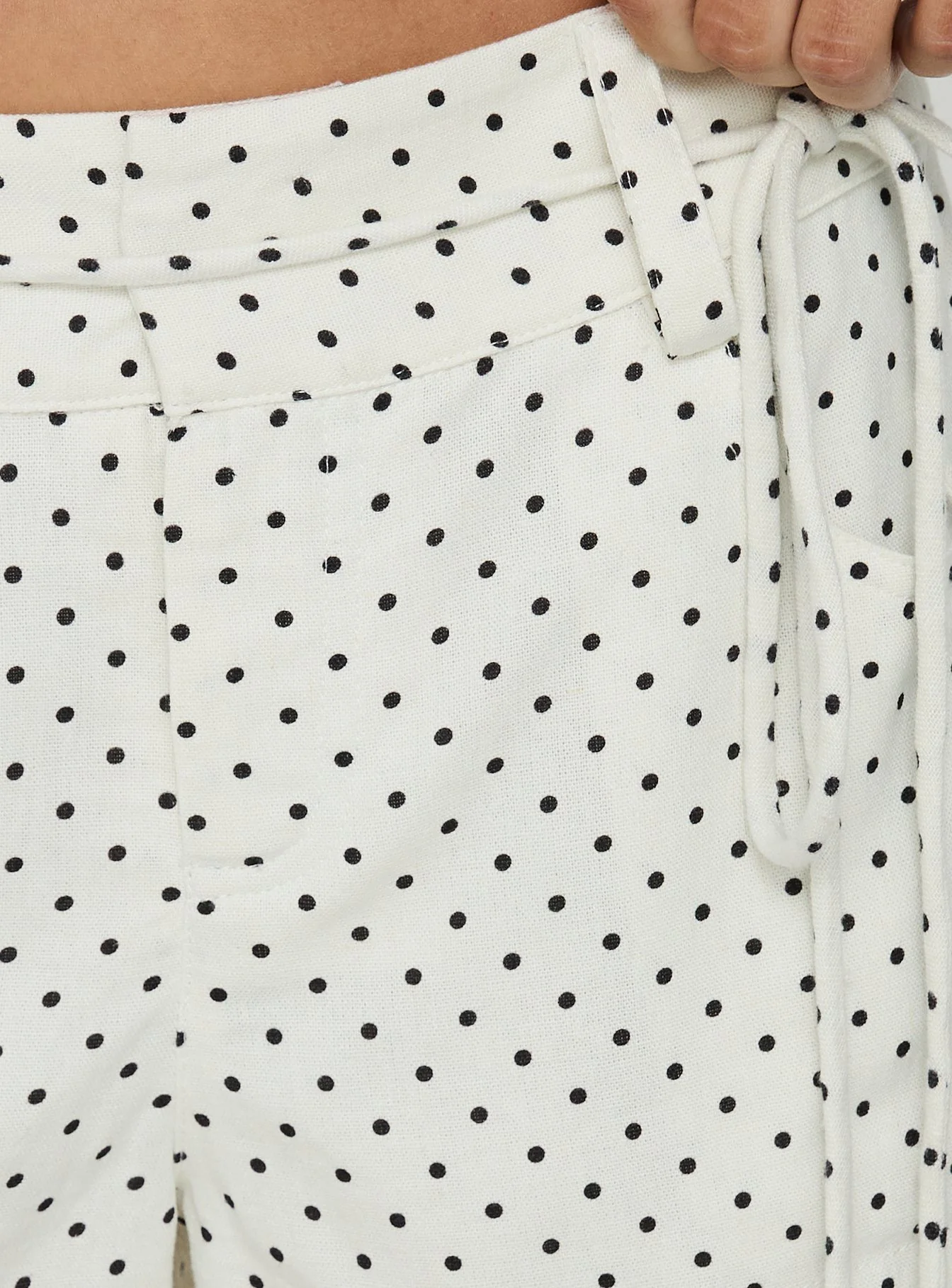 Lylie Linen Blend Tie Side Micro Shorts Cream Polka Dot - Image 6