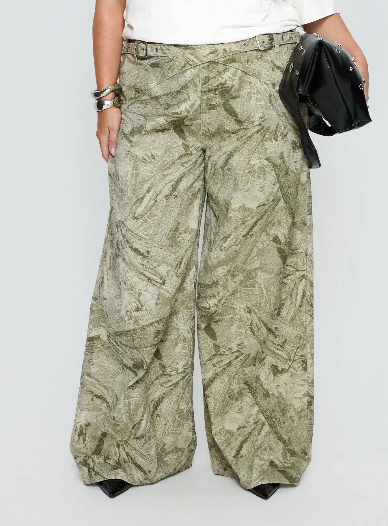 Mckinley Mid Rise Wide Leg Jeans Camouflage Curve - Image 2