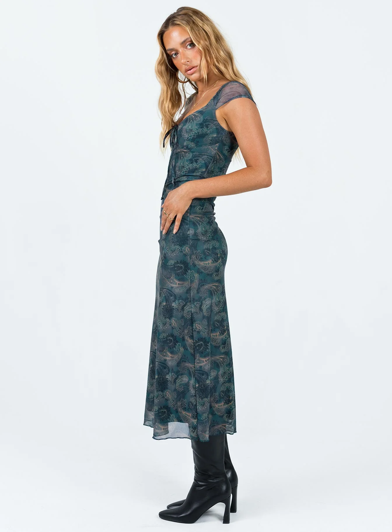 Motel Lunama Dress Tonal Blue Paisley - Image 4