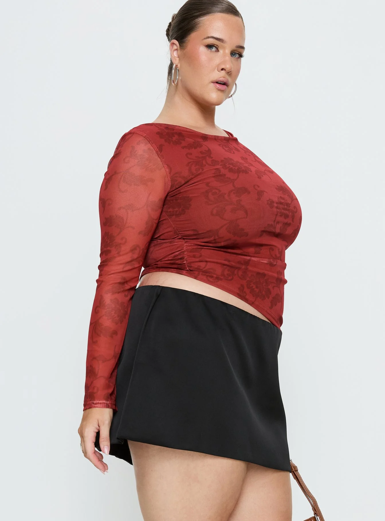 Nadya Satin Tailored Mini Skirt Black Curve - Image 4