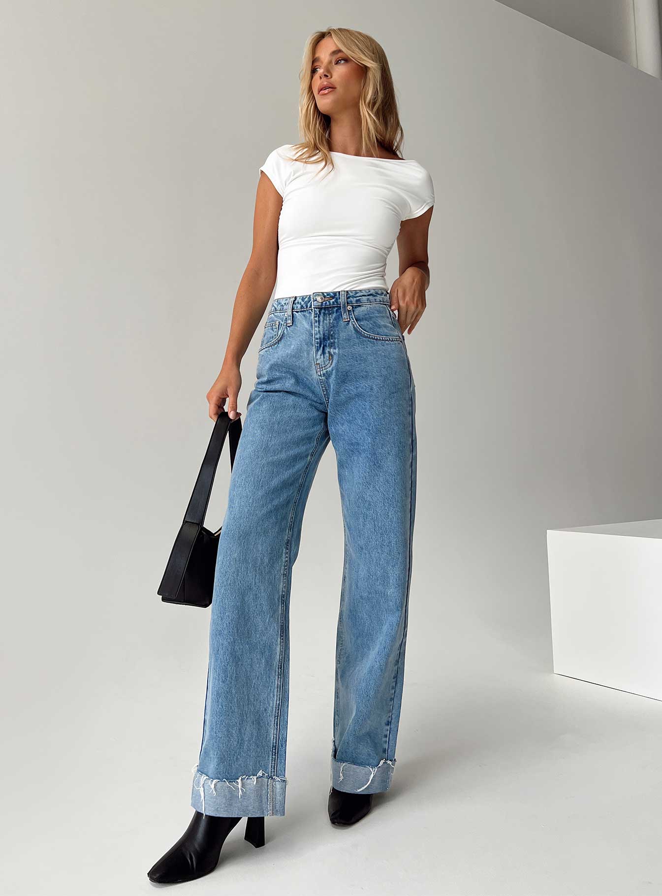 Ollie Mid Rise Straight Leg Jeans Mid Wash - Image 7