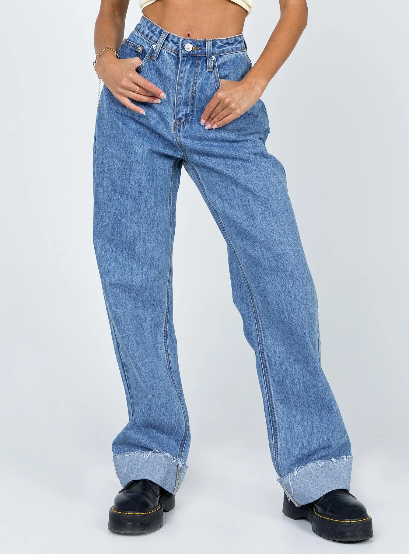 Ollie Mid Rise Straight Leg Jeans Mid Wash Denim - Image 2