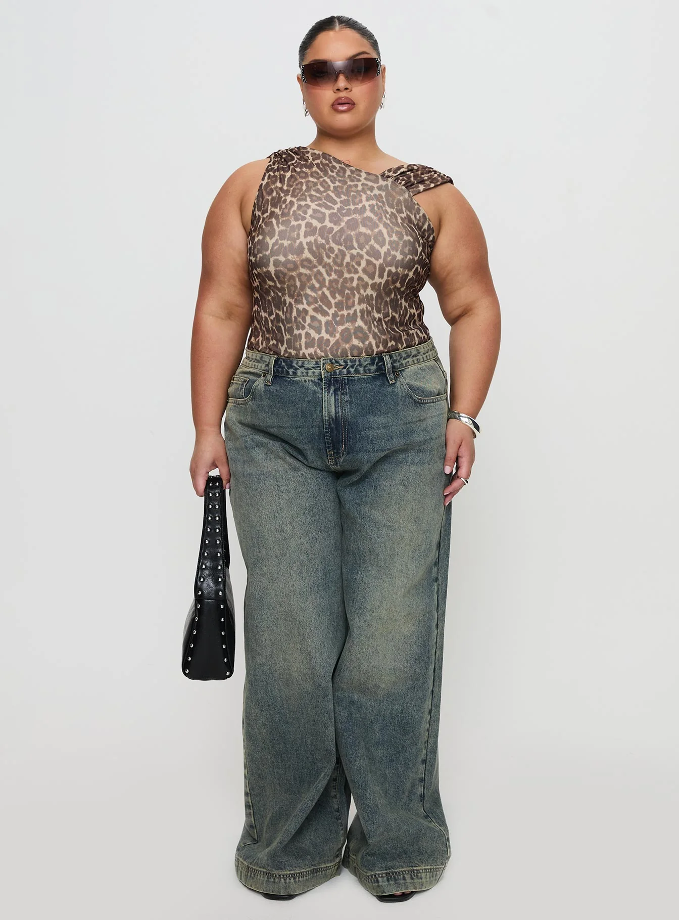 Ribbon Stamp Low Rise Wide Leg Jeans Antique Wash Curve - Image 3