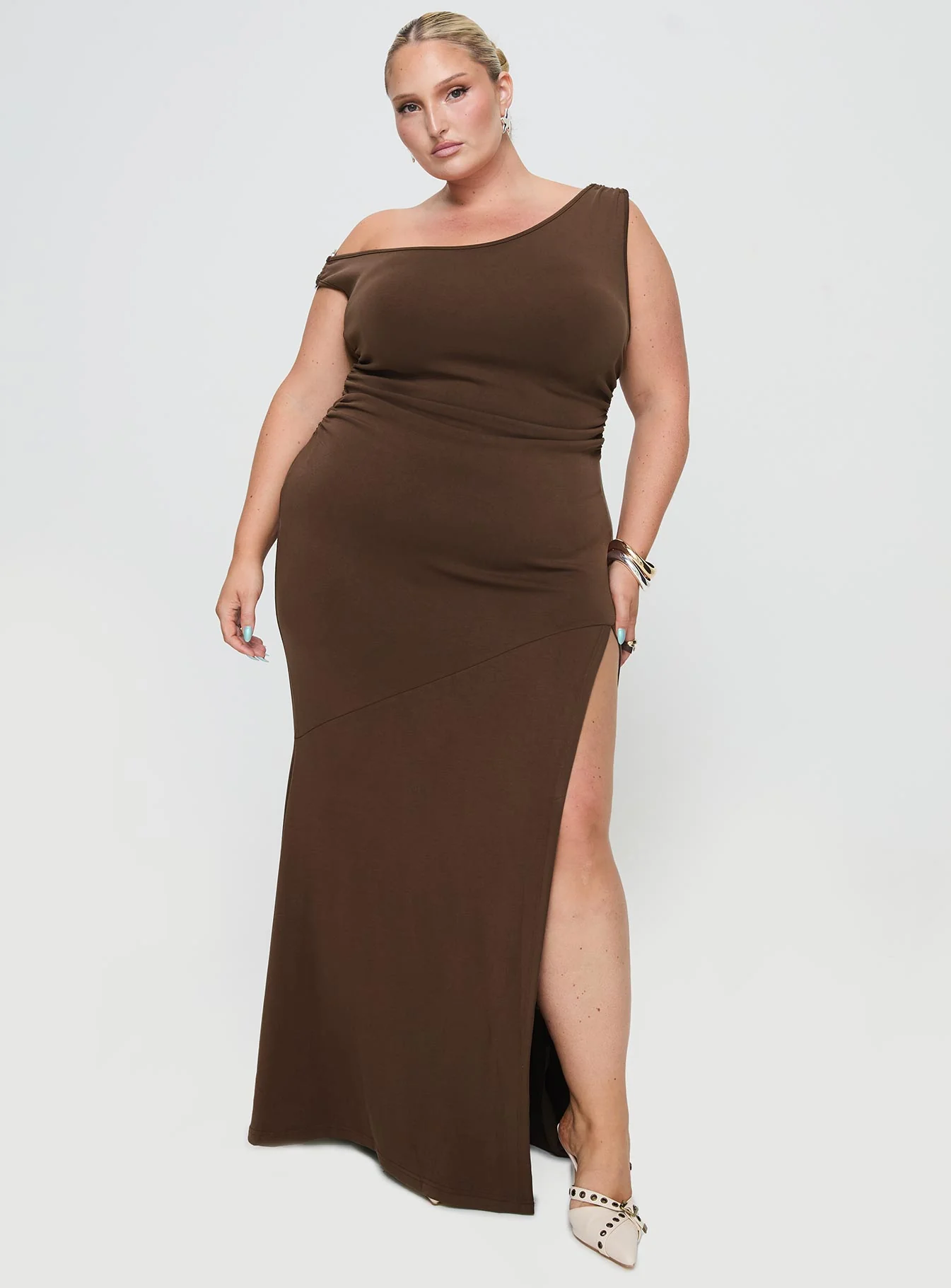 Rios One Shoulder Maxi Dress Brown Curve - Image 2