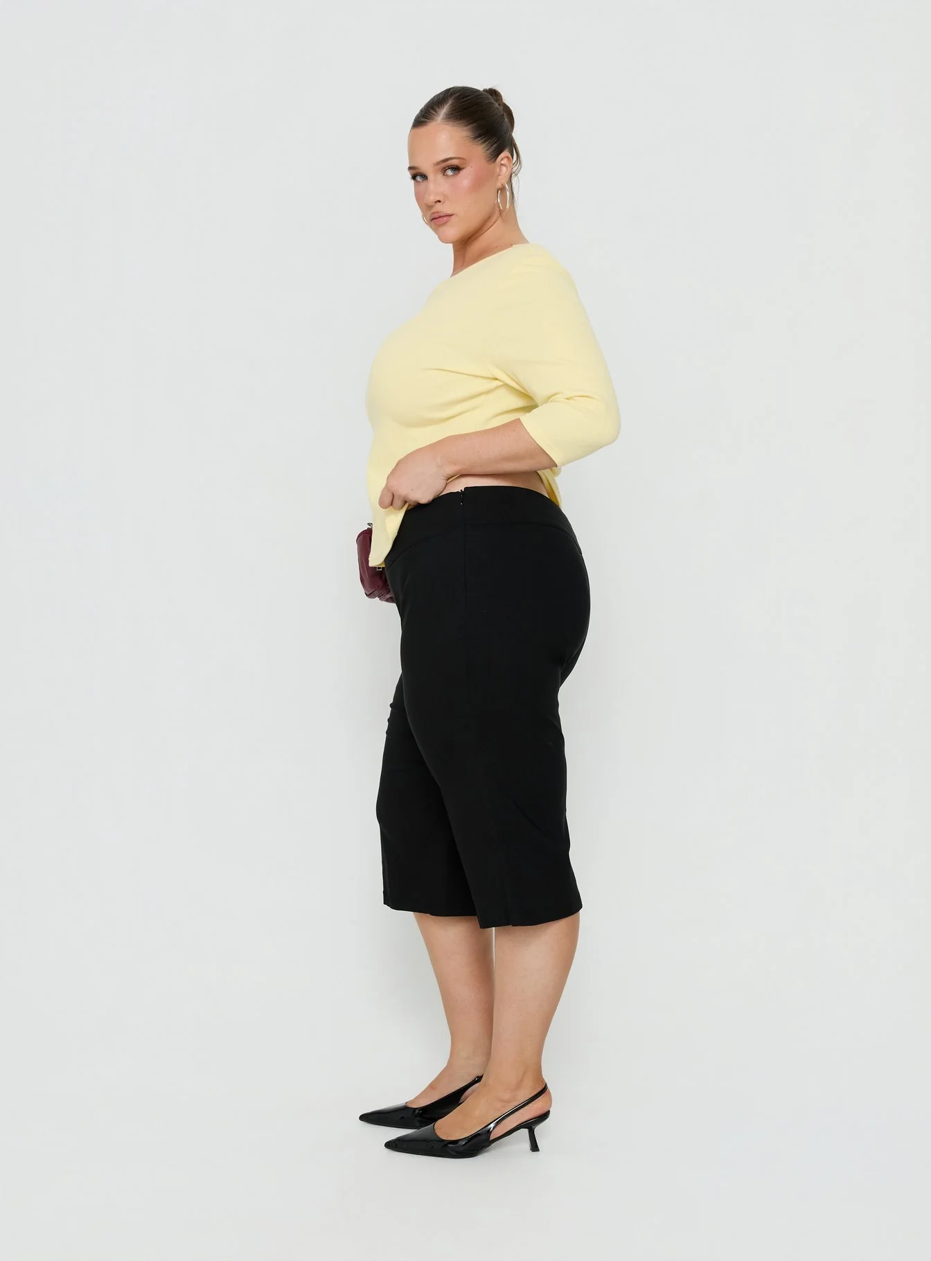 Samaira Capri Pant Black Curve - Image 4