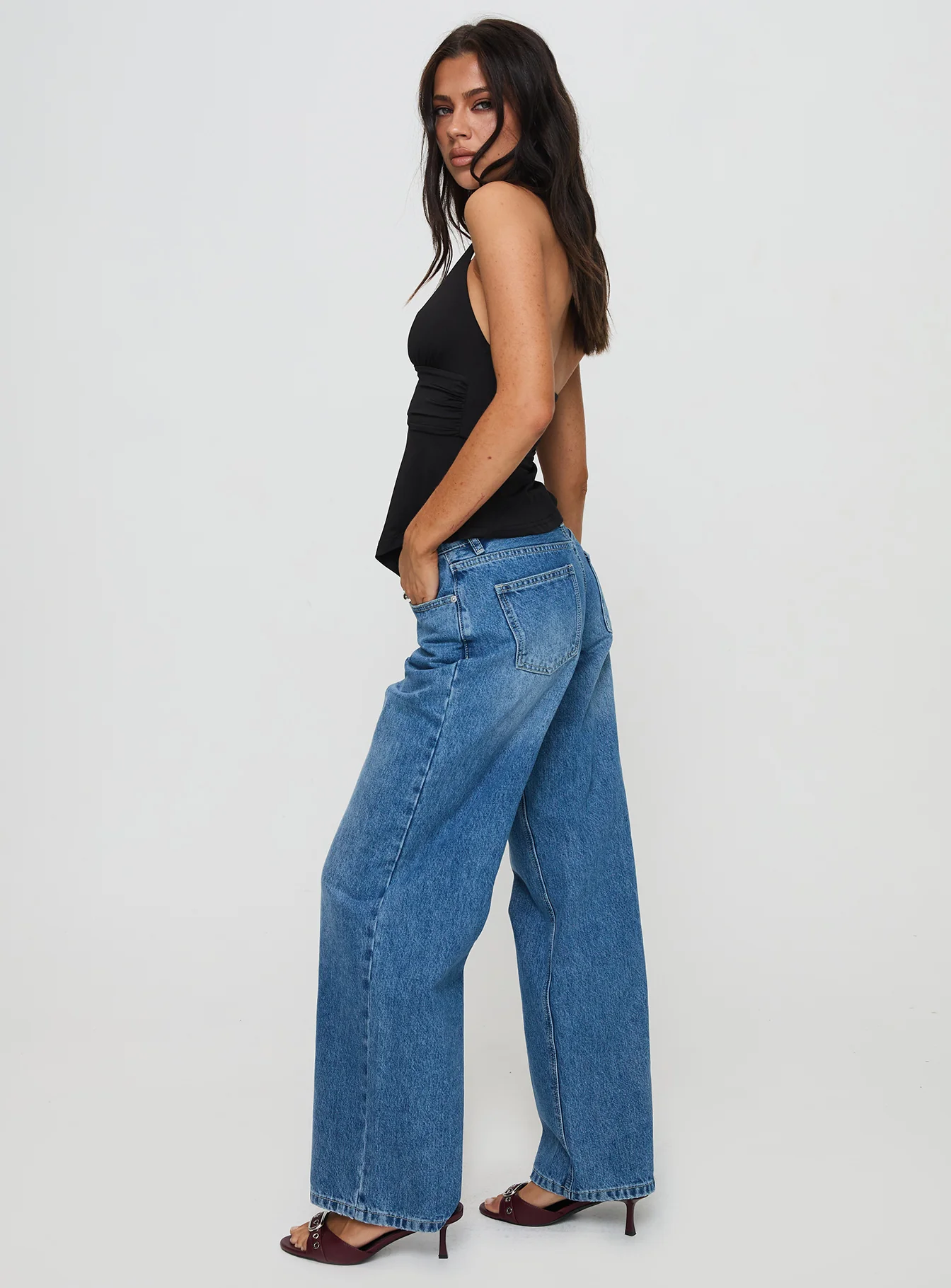 Serenitia Mid Rise Relaxed Jeans Mid Blue Wash Petite - Image 4