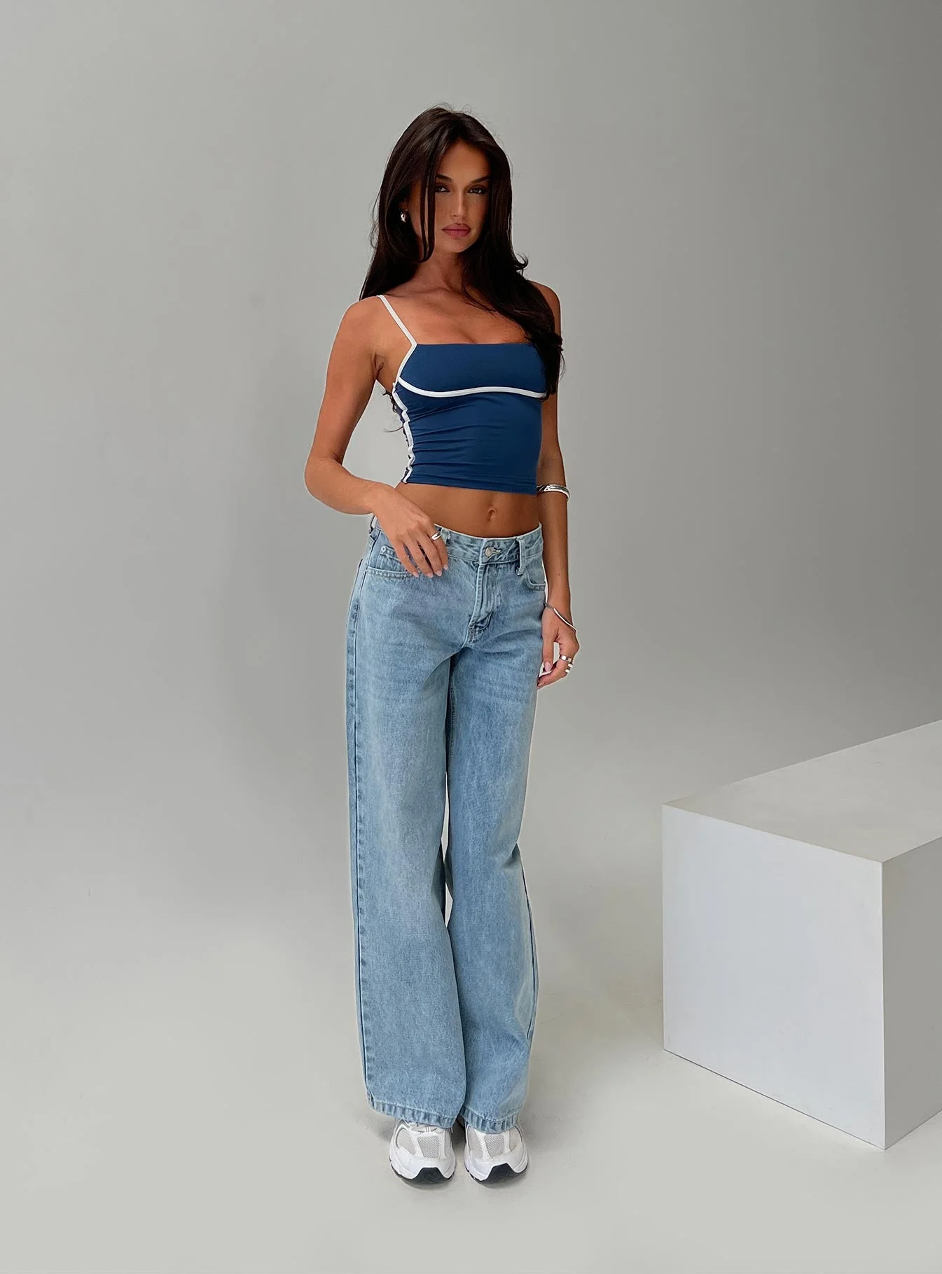 Serenitia Mid Rise Straight Leg Jeans Light Wash Tall - Image 8