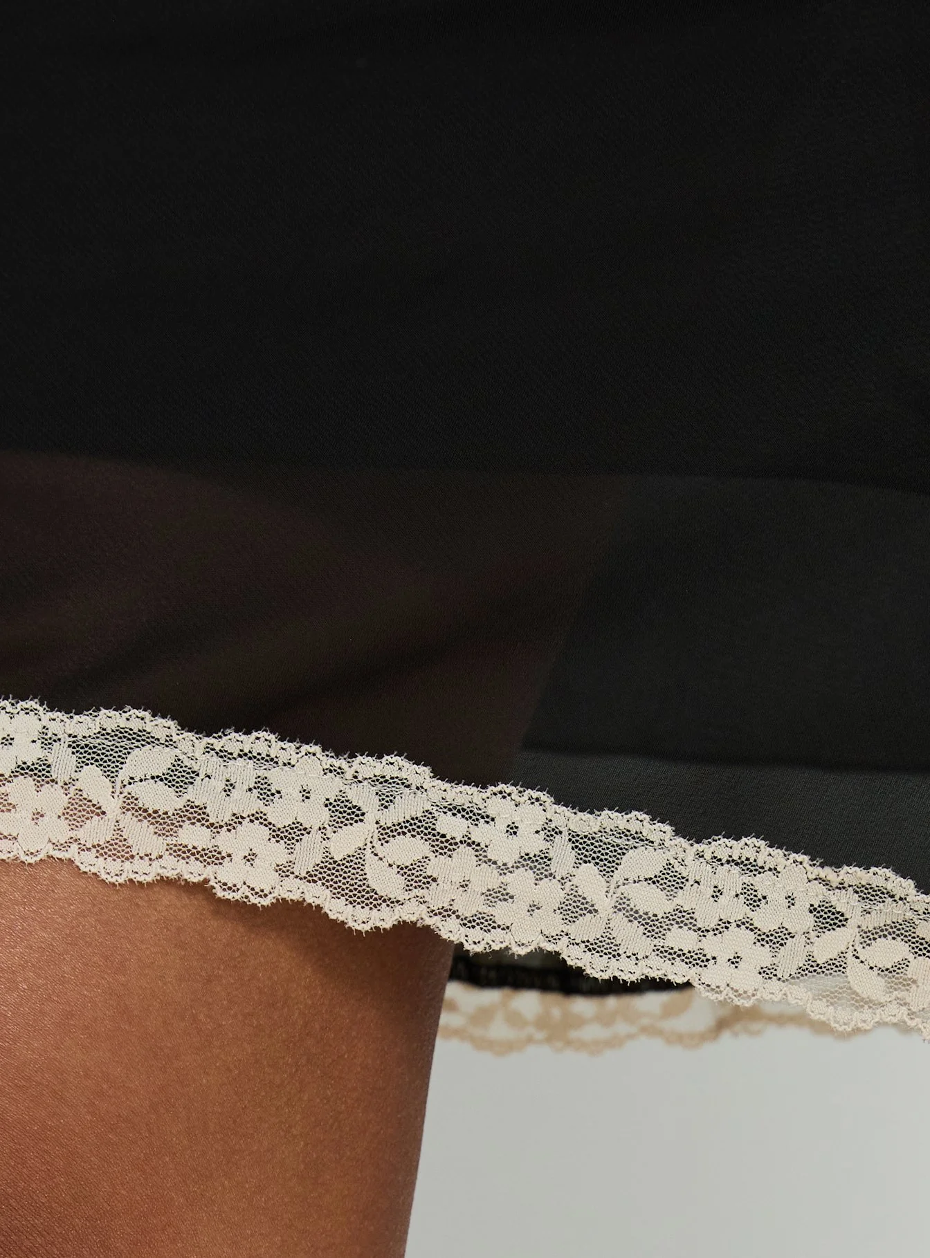 Shoreline Midi Skirt Noir - Image 7