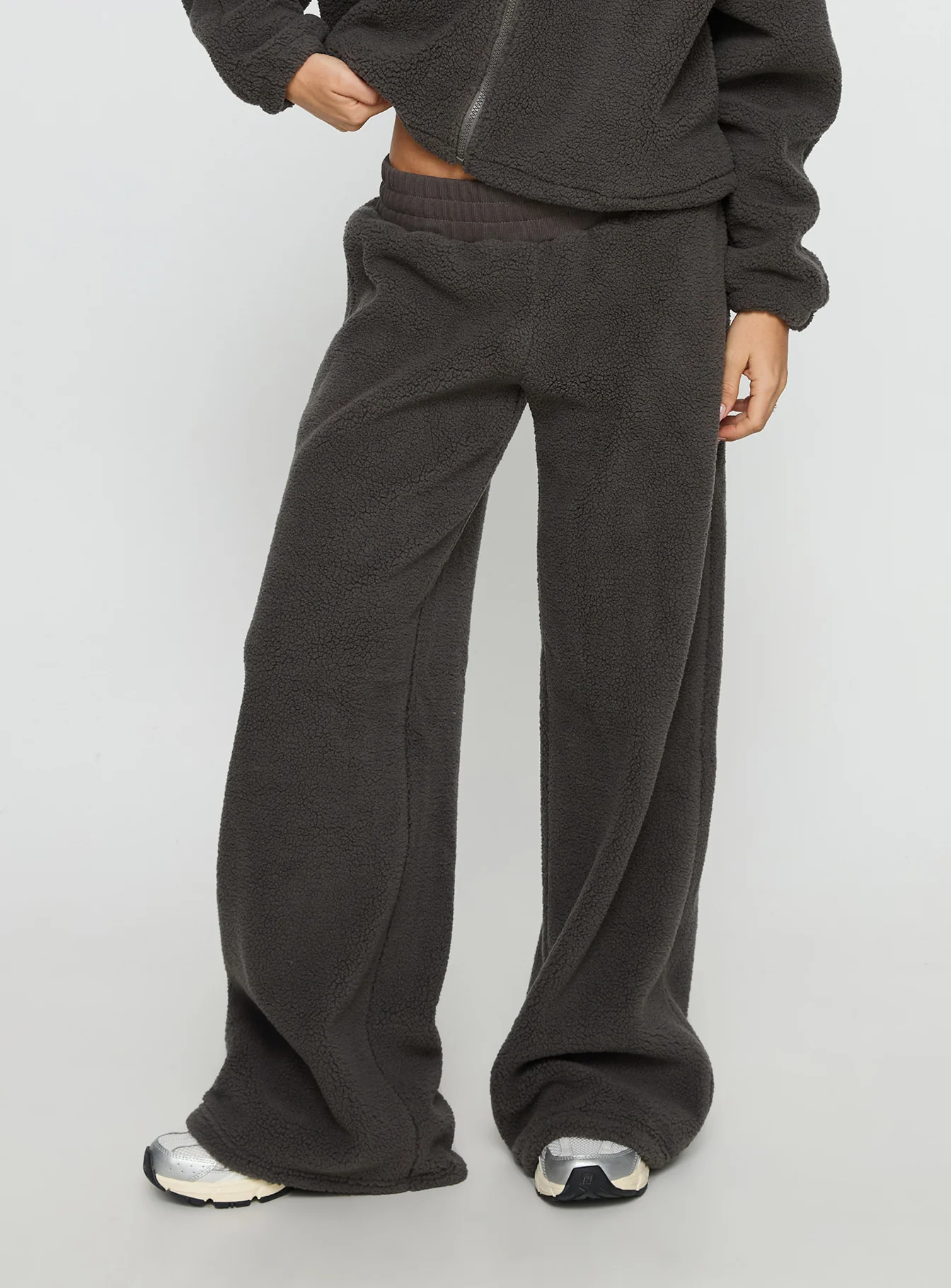 Siberia Fleece Track Pant Charcoal - Image 2