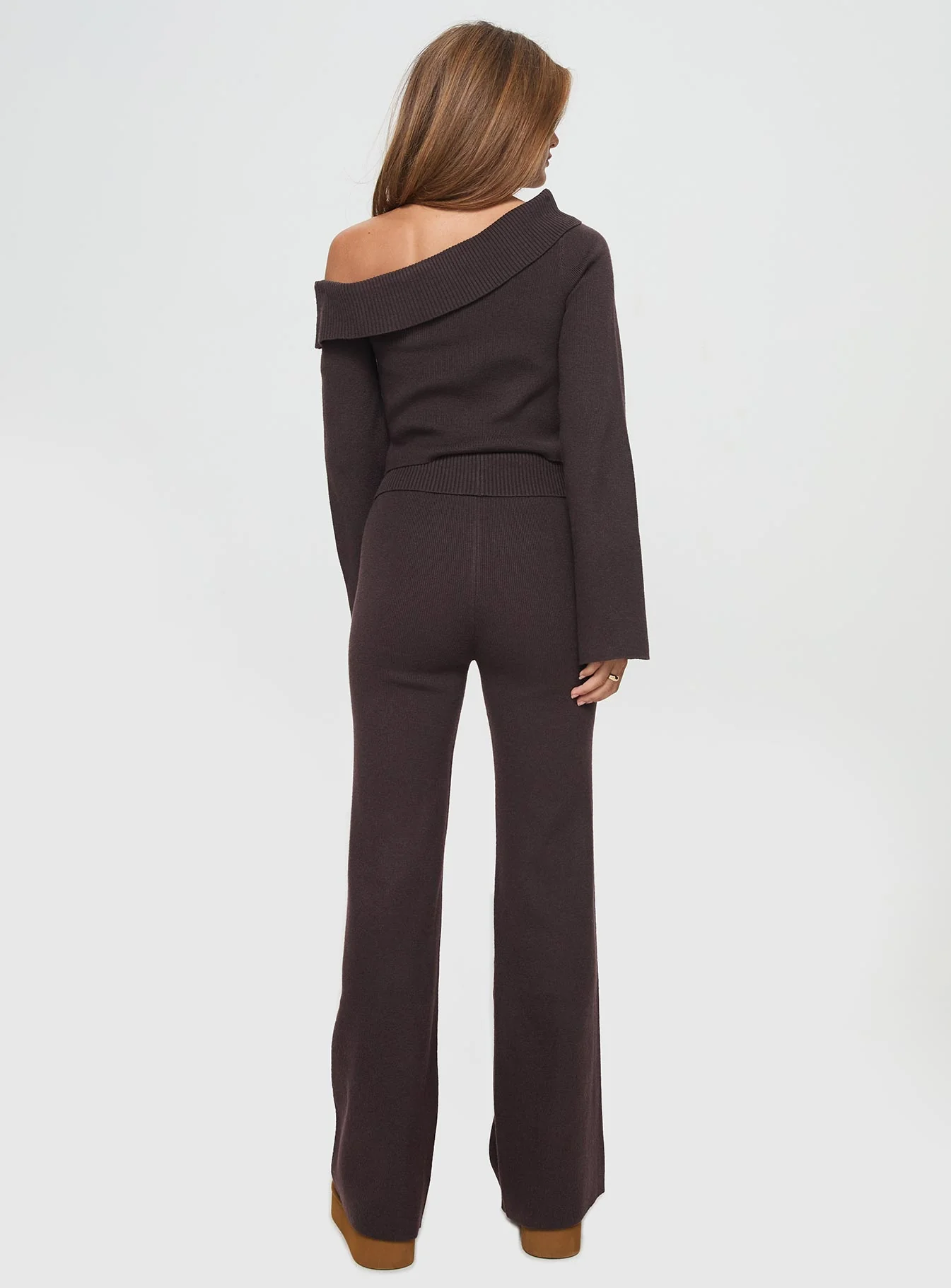 Sina Off The Shoulder Top Chocolate Tall - Image 6