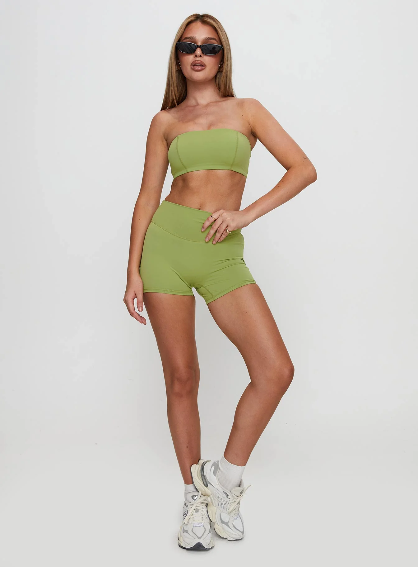 Touchdown Active Contour Short Green - Image 3