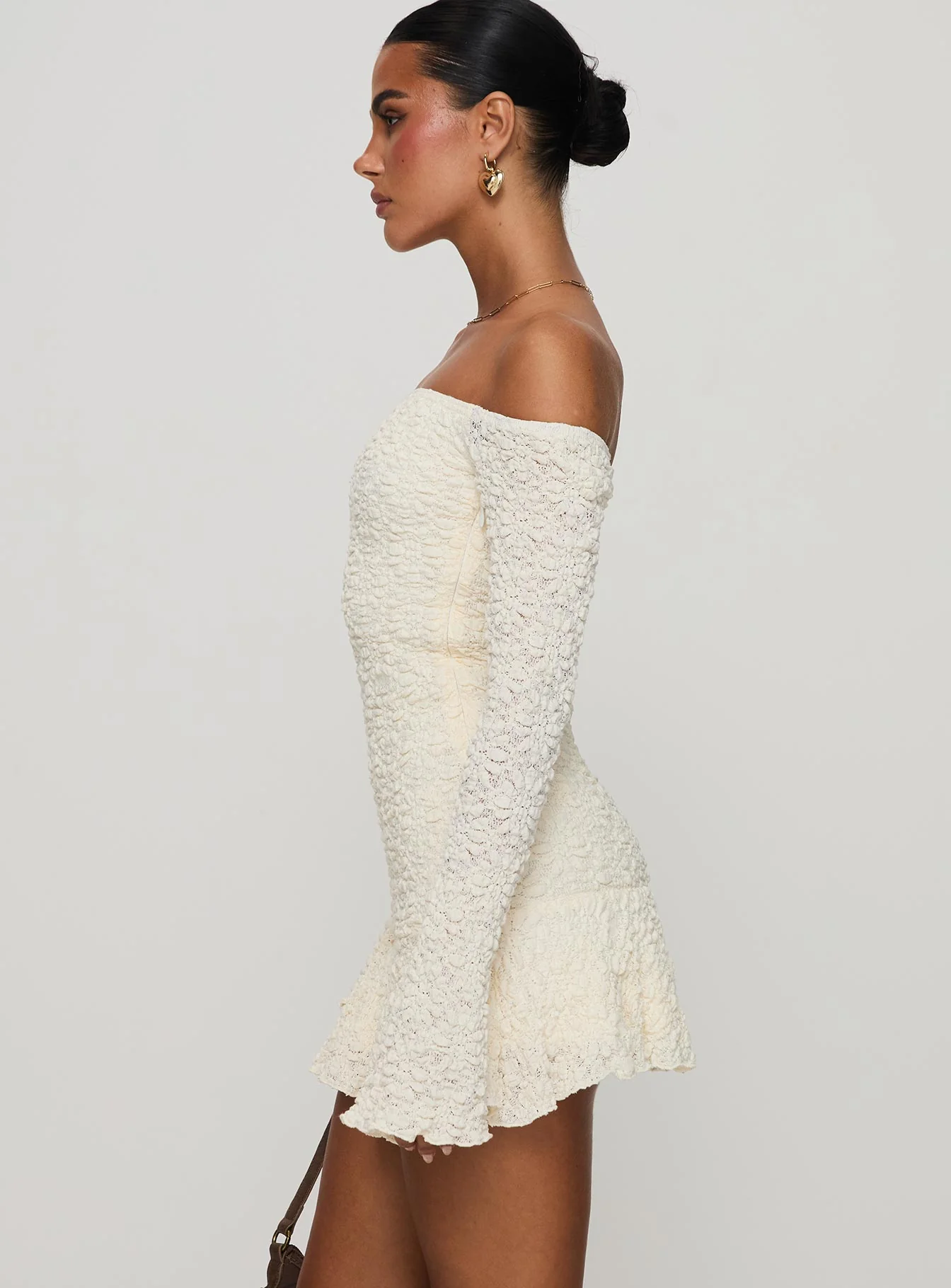 Vancesca Off Shoulder Long Sleeve Mini Dress Cream - Image 4