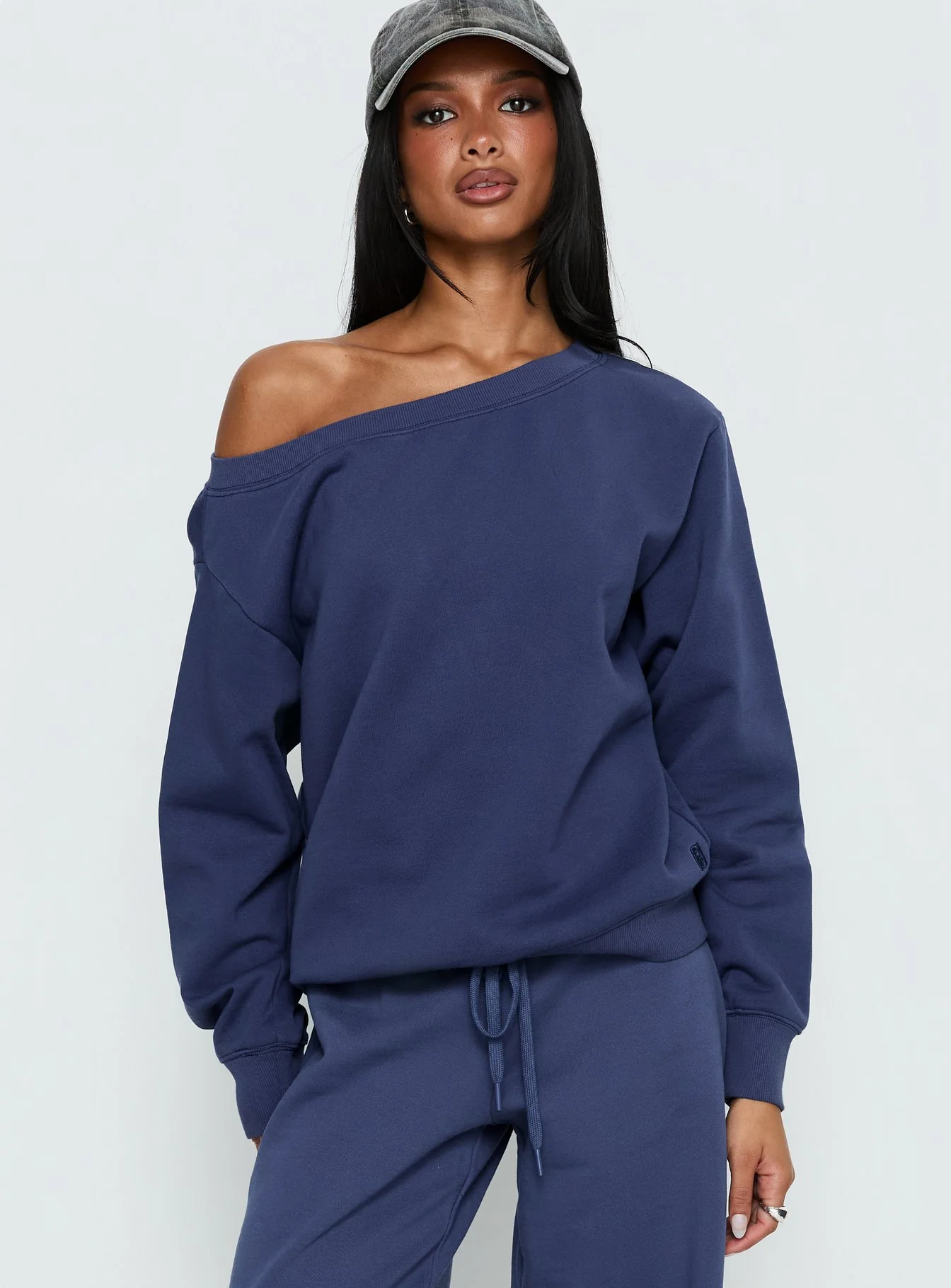 Wellness Off the Shoulder Jumper Navy - Image 2