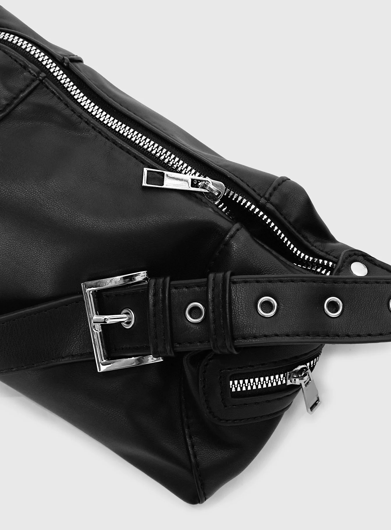 Weyes Crossbody Bag Black - Image 4