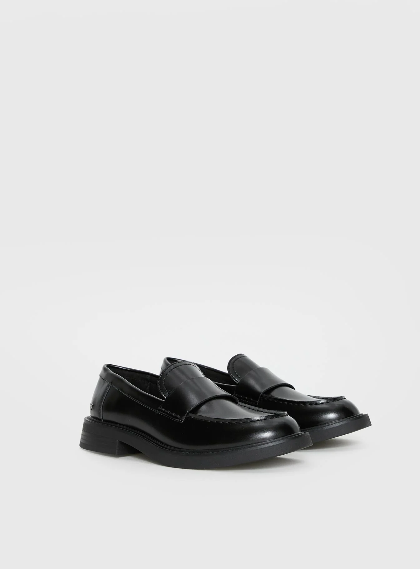 Windsor Smith Yearn Loafers Black - Image 2