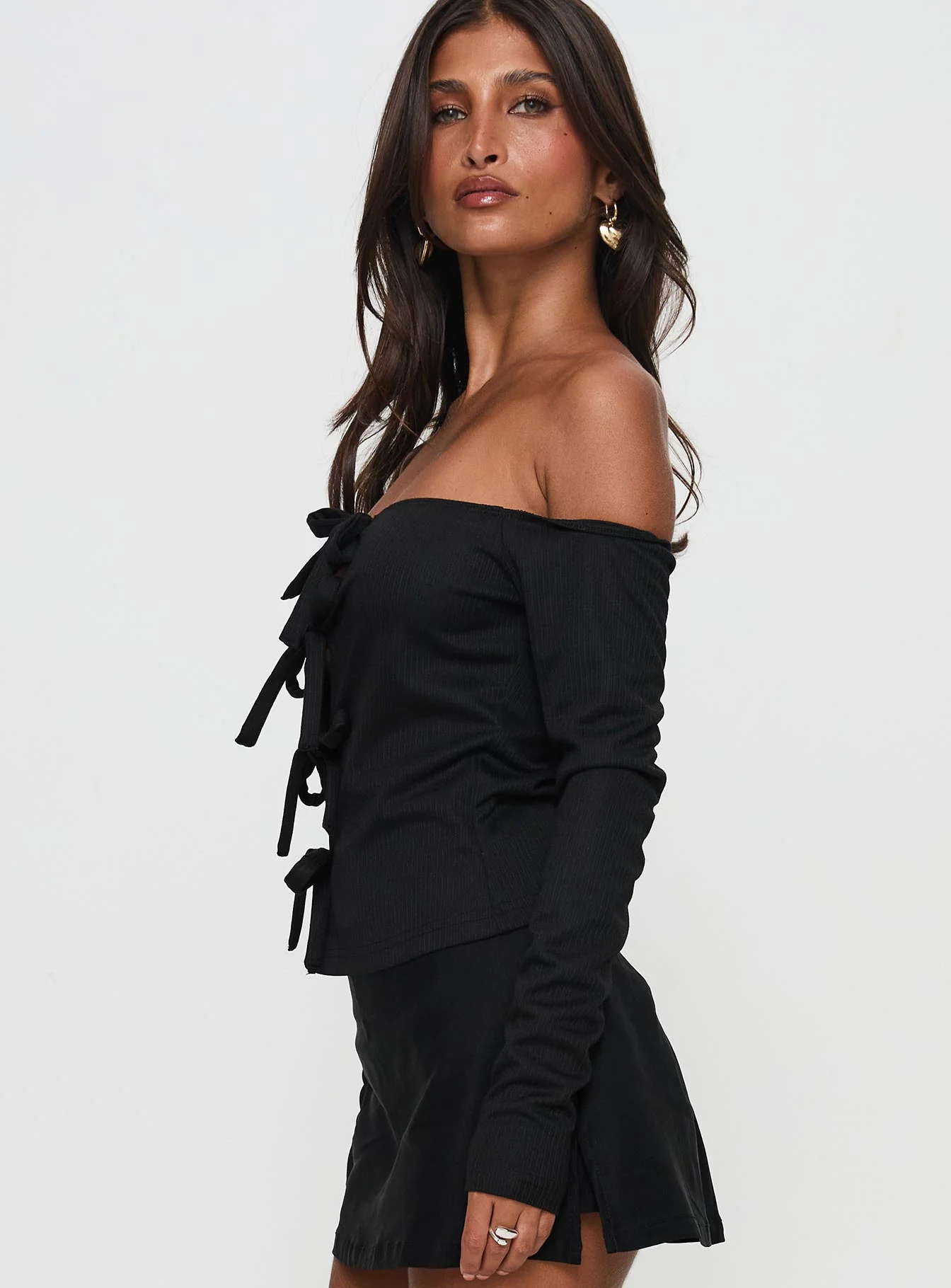 Wish You The Best Off Shoulder Bow Detail Top Black - Image 4