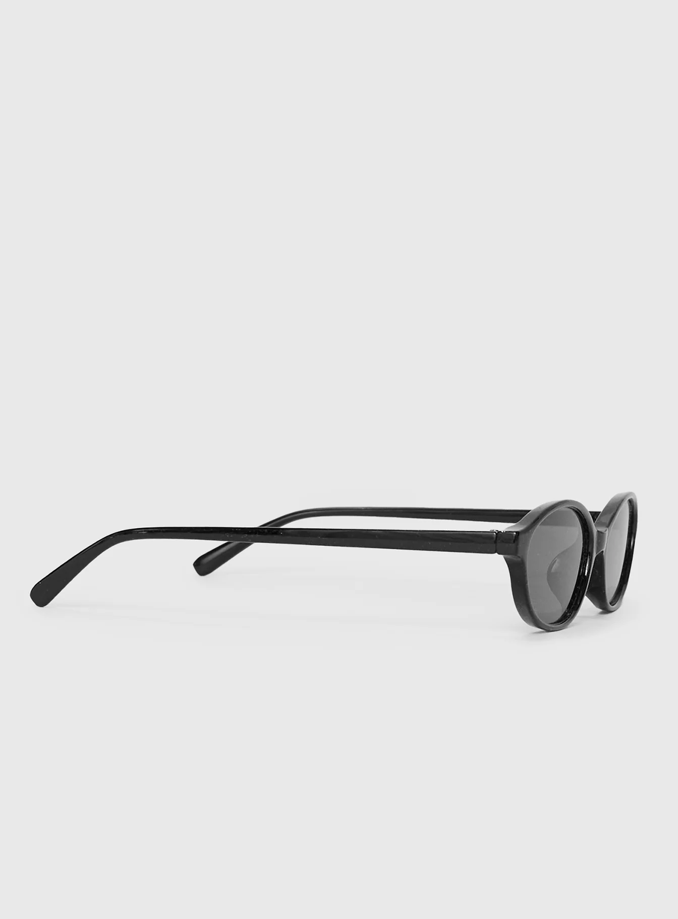 Wonderful World Sunglasses Black - Image 4