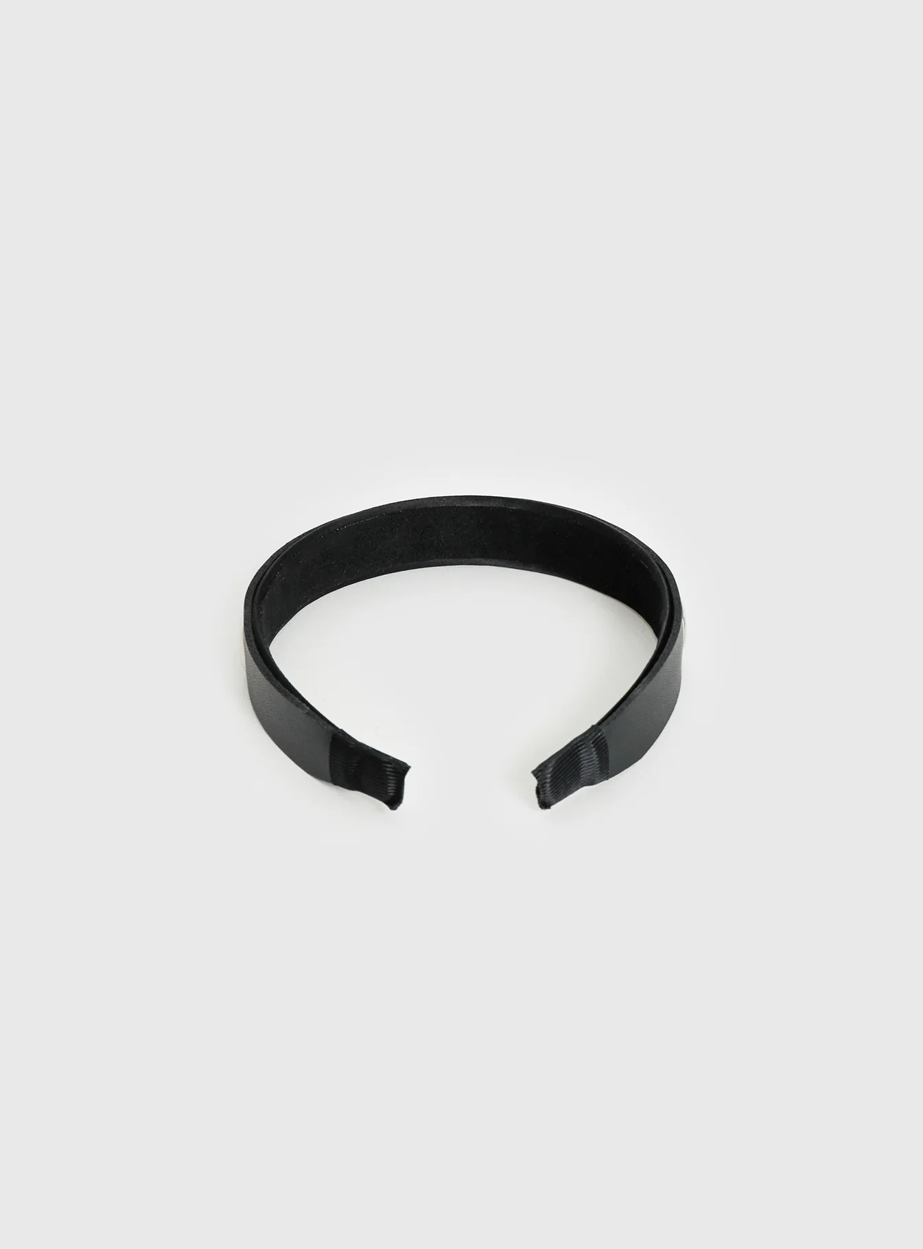 Yasminn Eyelet Headband Black - Image 4